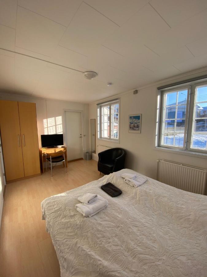Hotel Disko Island Qeqertarsuaq Bagian luar foto