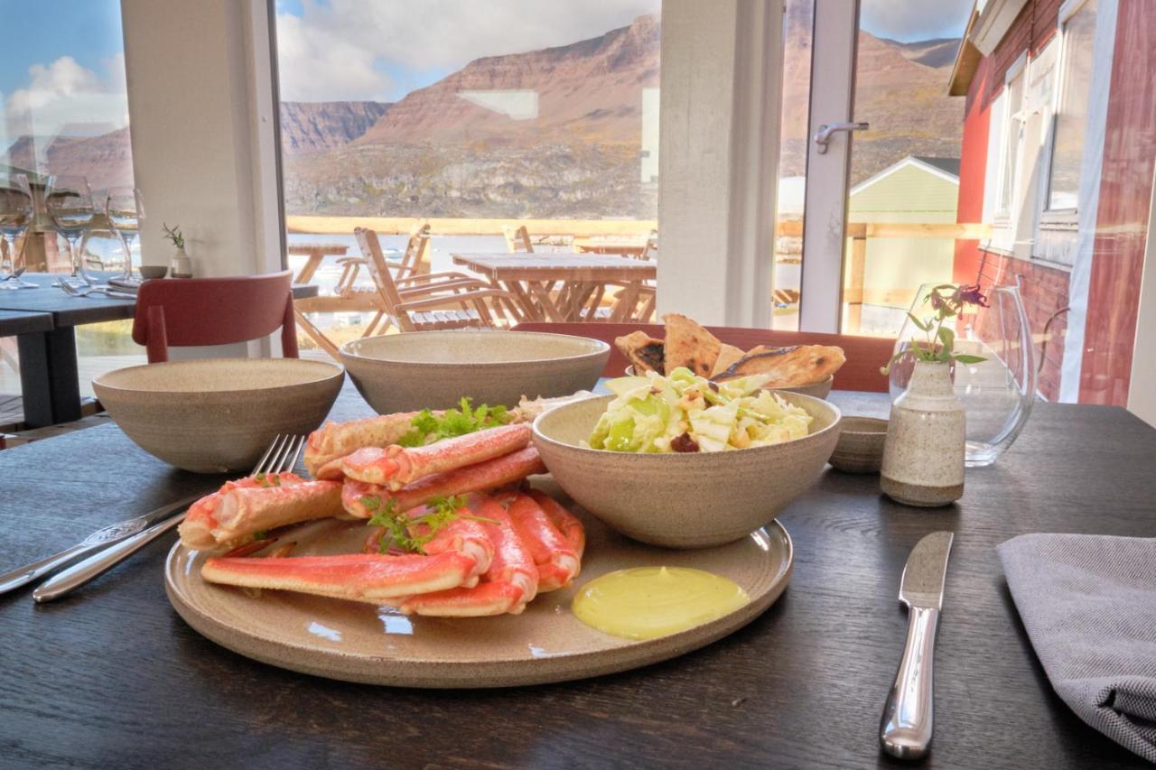 Hotel Disko Island Qeqertarsuaq Bagian luar foto